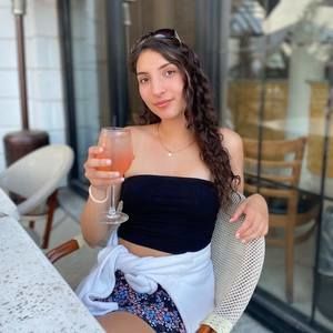 Meet your Posher, Anna maria